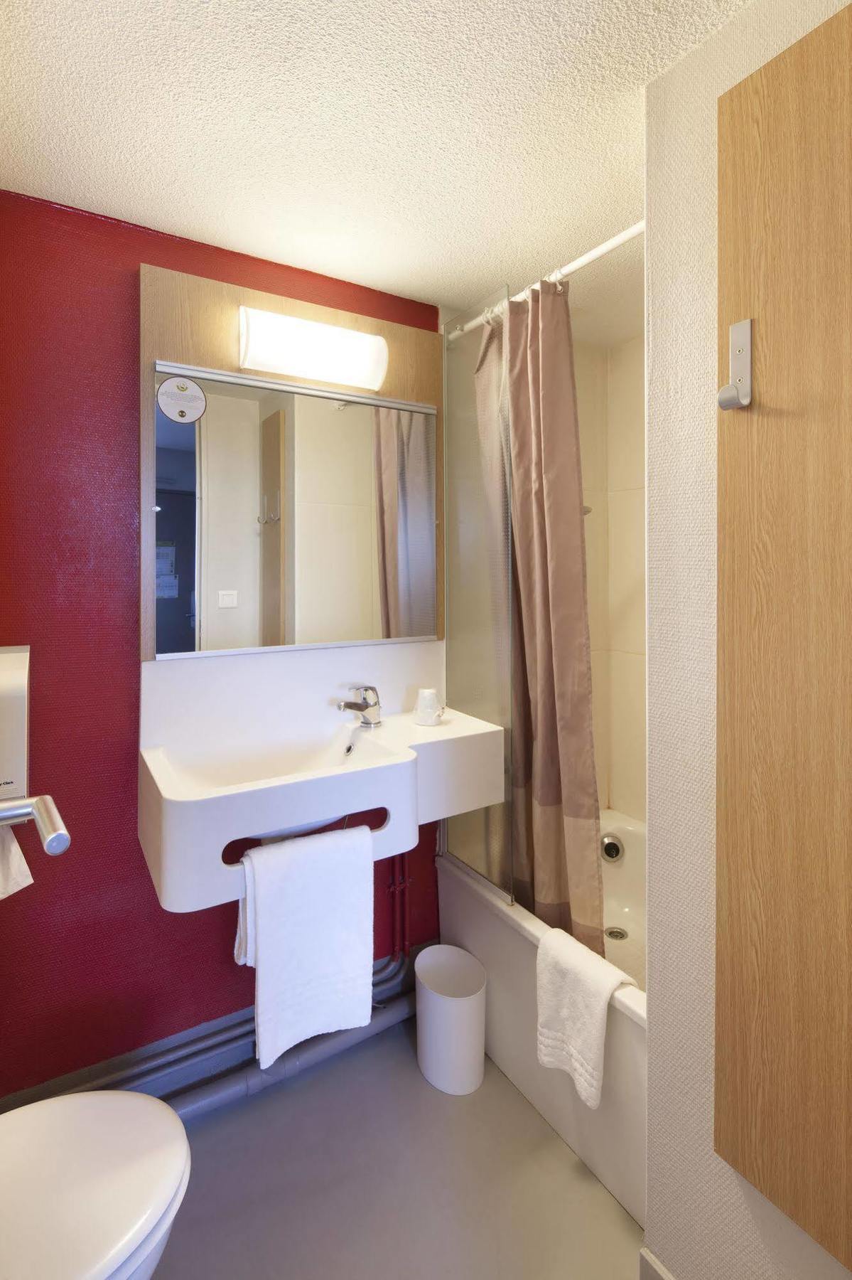 B&B Hotel Laval Change المظهر الخارجي الصورة